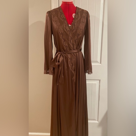 Vintage Vassarette Satin Peignoir Robe Chocolate Brown With Lace Trim - Picture 6 of 14